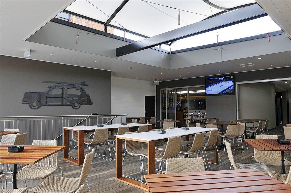 דה אינטרנס The Lakes Hotel מראה חיצוני תמונה